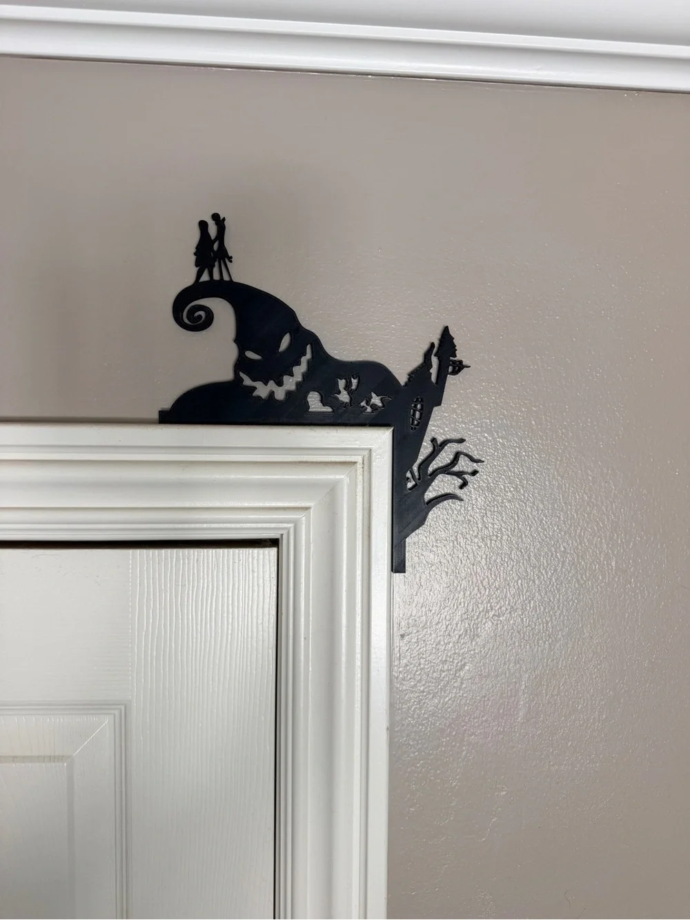 Black Halloween Spooky Corner Wall Decor